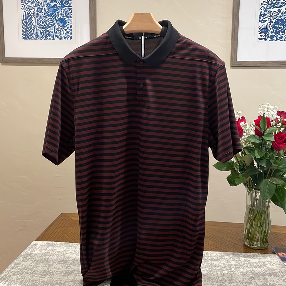 Nike Men’s Golf Polo regular fit, Dri-Fit Size M.
